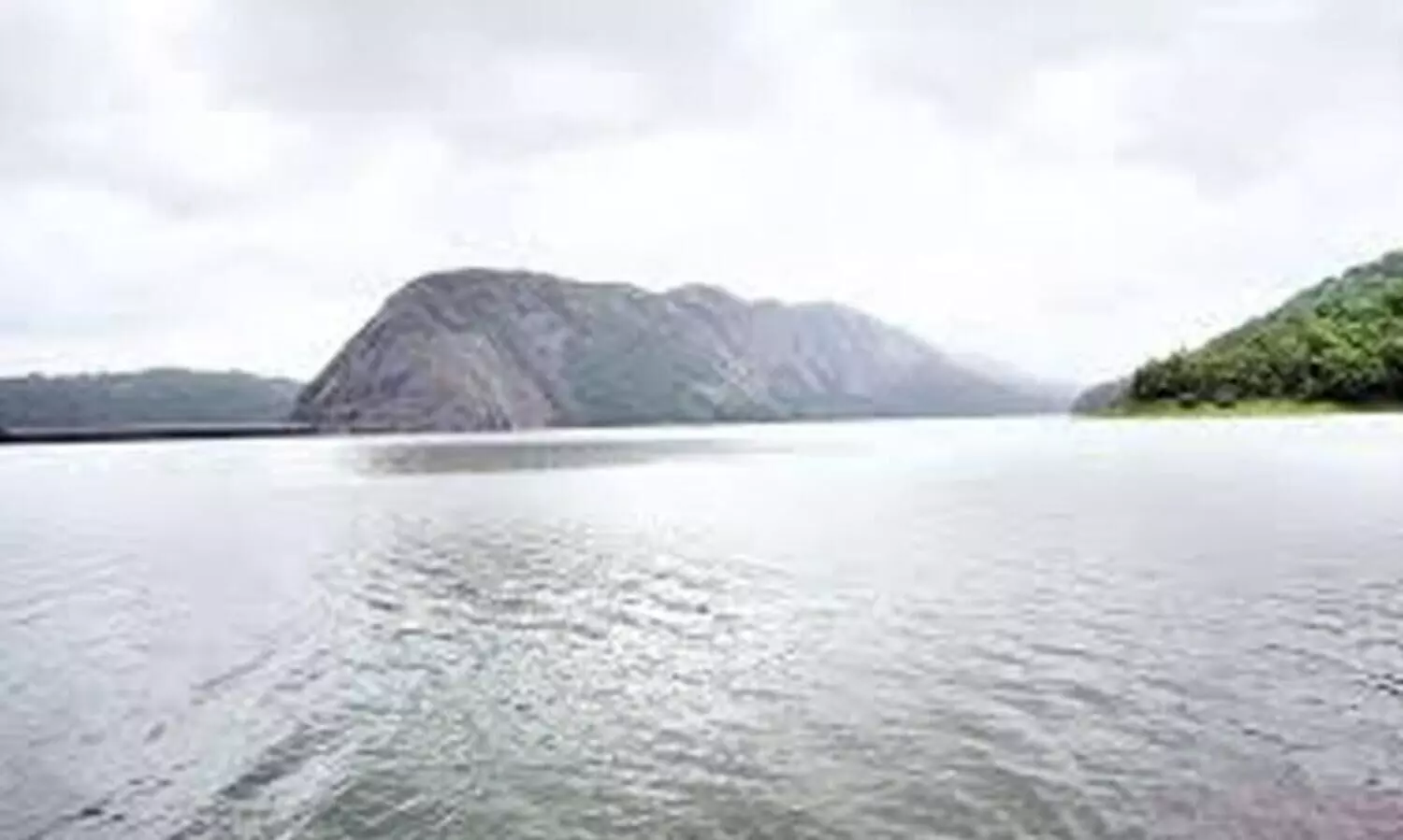 വേനൽ മഴ: ഡാമുകളിലേക്ക് നീരൊഴുക്ക് വർധിച്ചു