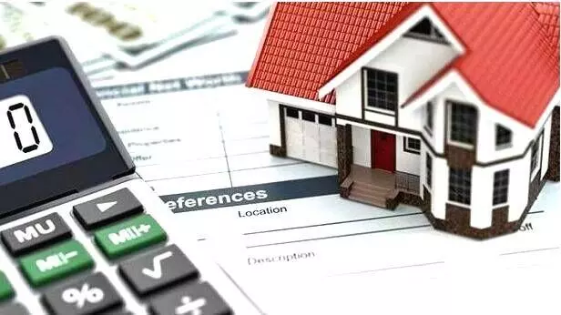 പെർമിറ്റ് ഫീസ് വർധന: കെട്ടിക്കിടക്കുന്നത് ആയിരക്കണക്കിന് അപേക്ഷകൾ പെർമിറ്റ് ഫീസ് വർധന: കെട്ടിക്കിടക്കുന്നത് ആയിരക്കണക്കിന് അപേക്ഷകൾ