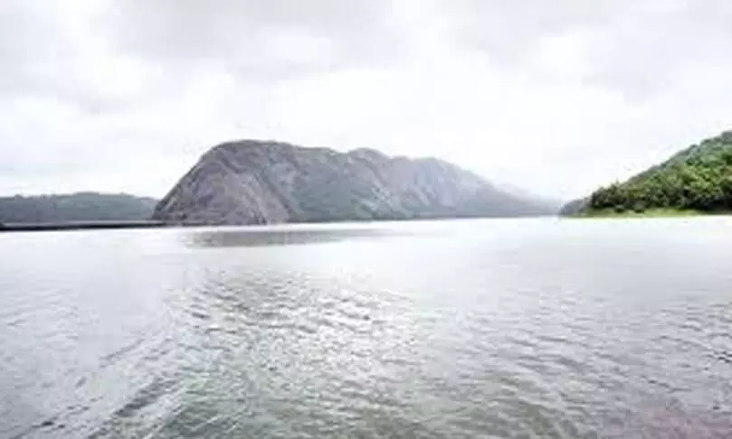 വേനൽ മഴ: ഡാമുകളിലേക്ക് നീരൊഴുക്ക് വർധിച്ചു വേനൽ മഴ: ഡാമുകളിലേക്ക് നീരൊഴുക്ക് വർധിച്ചു