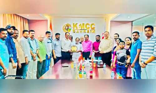 കെ.​എം.​സി.​സി​യു​ടെ സേ​വ​ന​ങ്ങ​ൾ മ​ഹ​ത്ത​രം   -പു​ന​ലൂ​ർ സോ​മ​രാ​ജ​ൻ