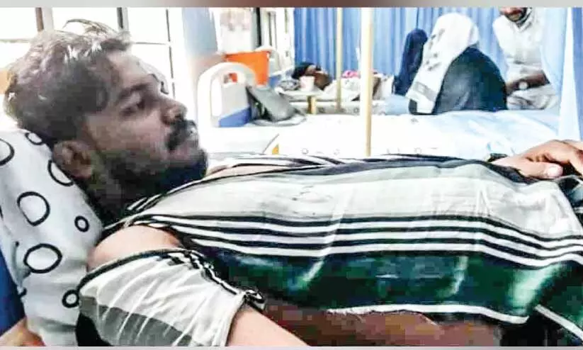 വിവാഹത്തിന് ഭക്ഷണം വിളമ്പുന്നതിനിടെ സംഘർഷം; ഒരാൾക്ക് പരിക്ക് വിവാഹത്തിന് ഭക്ഷണം വിളമ്പുന്നതിനിടെ സംഘർഷം; ഒരാൾക്ക് പരിക്ക്