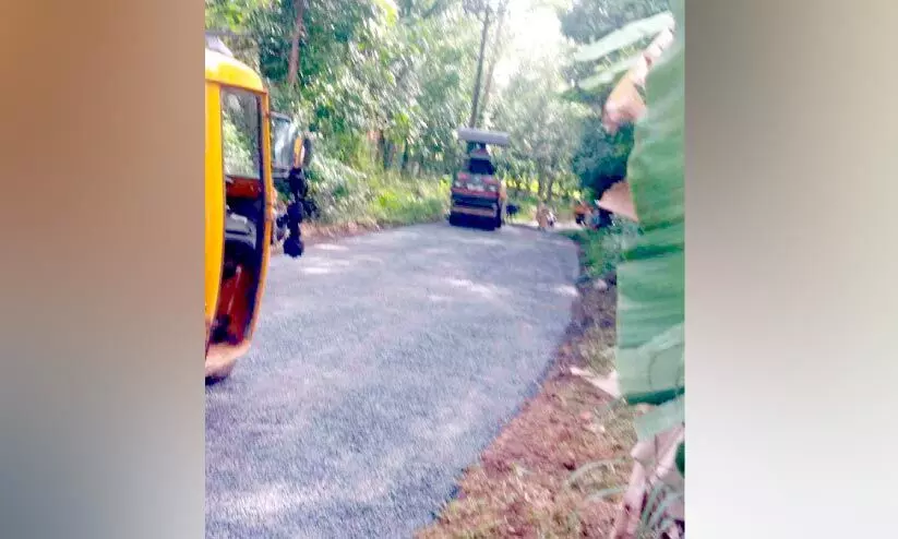 റോഡ് നിർമാണത്തിൽ; പാറേക്കടവ്-വലിയപതാല് കിഴക്കേമല ഭാഗത്തിന് അവഗണന റോഡ് നിർമാണത്തിൽ; പാറേക്കടവ്-വലിയപതാല് കിഴക്കേമല ഭാഗത്തിന് അവഗണന