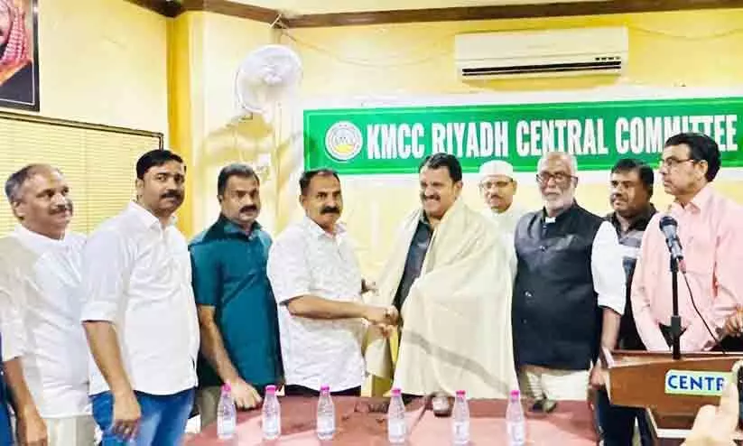 ഇന്ത്യയുടെ യഥാർഥ ചരിത്രം ജനഹൃദയങ്ങളിൽനിന്ന് മായ്ച്ചുകളയാനാവില്ല -കെ. മുരളീധരൻ എം.പി ഇന്ത്യയുടെ യഥാർഥ ചരിത്രം ജനഹൃദയങ്ങളിൽനിന്ന് മായ്ച്ചുകളയാനാവില്ല -കെ. മുരളീധരൻ എം.പി