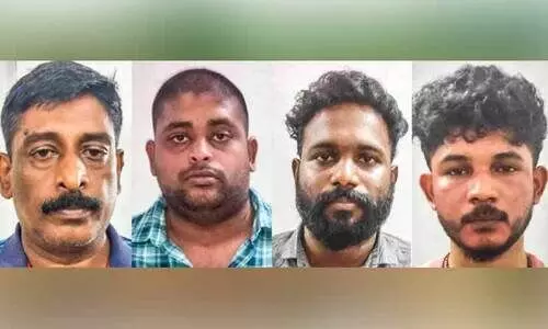 ട്രെയിനിൽ കഞ്ചാവ് കടത്തിയ കേസ്;   പ്രതിയായ മകനെ രക്ഷപ്പെടാൻ സഹായിച്ച പൊലീസ് ഉദ്യോഗസ്ഥനടക്കം നാലുപേർ പിടിയിൽ