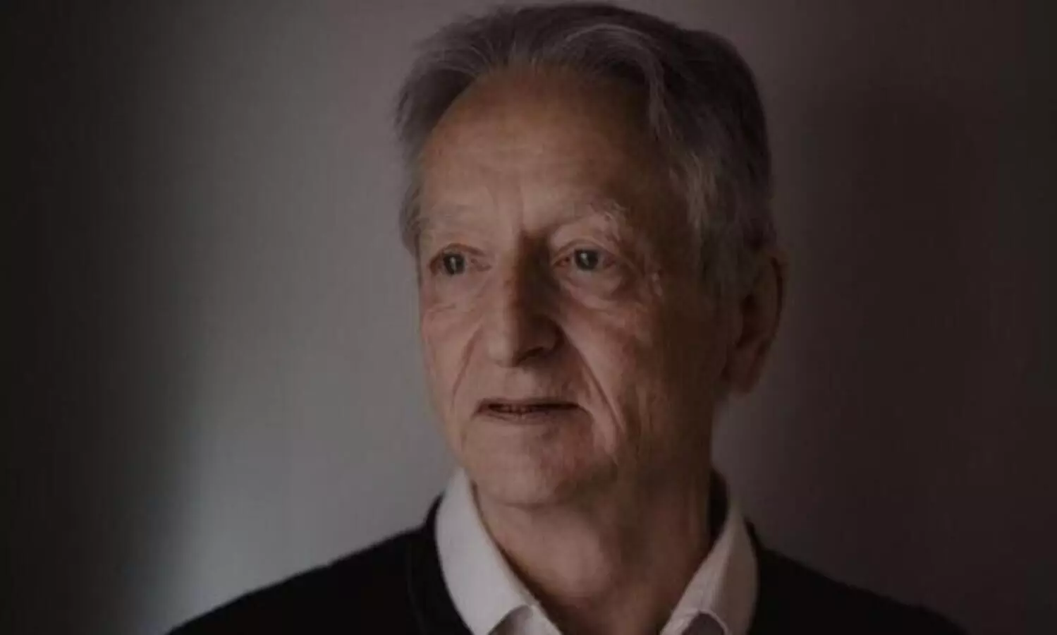 ‘മാനവരാശിയെ തന്നെ നിർമിത ബുദ്ധി ഇല്ലാതാക്കിയേക്കും’- മുന്നറിയിപ്പുമായി ഗൂഗ്ൾ വിട്ട ജൊഫ്രി ഹിന്റൺ