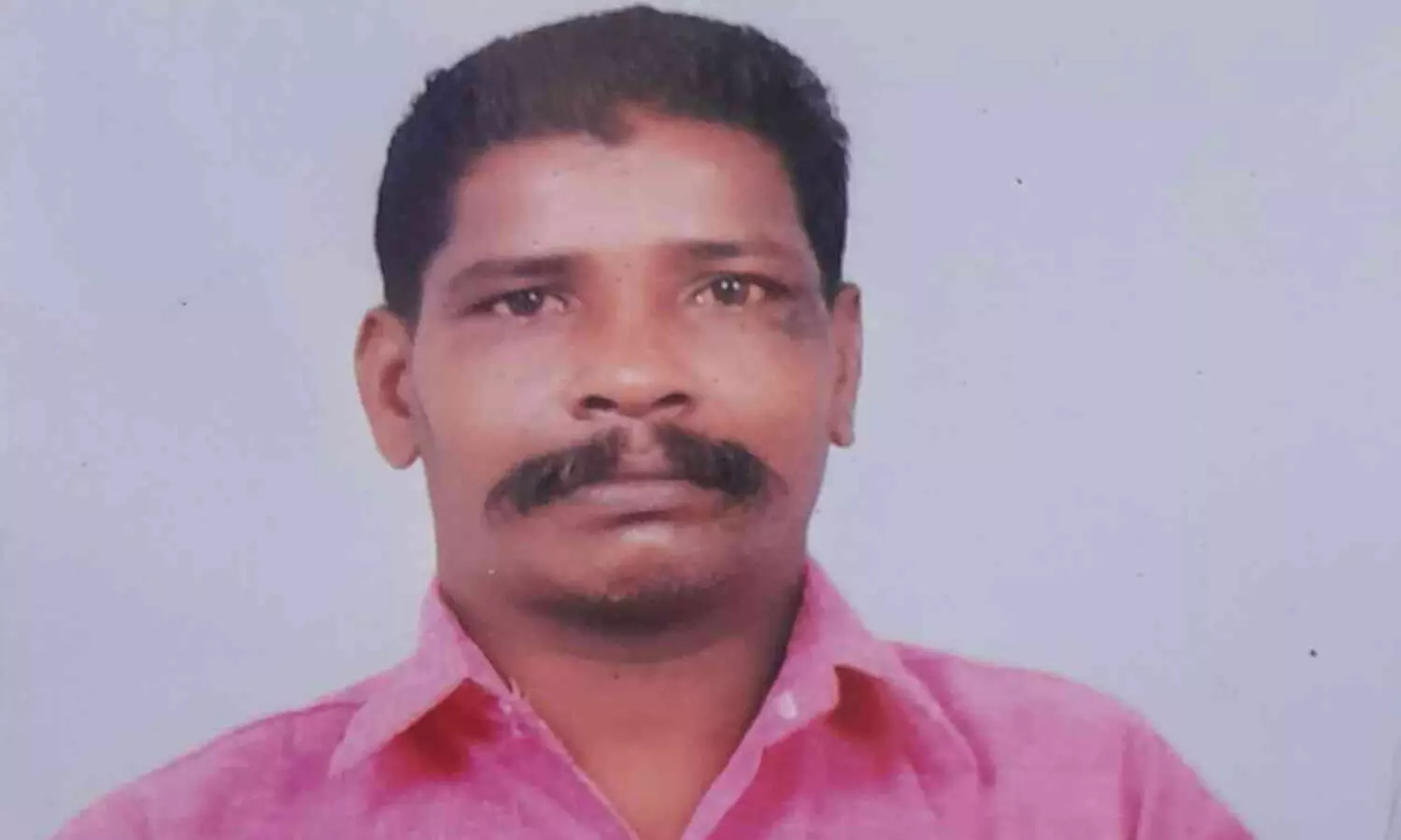 പാടത്ത് പോത്തിനെ കെട്ടാൻ പോയ യുവാവ് ഷോക്കേറ്റ് മരിച്ച നിലയിൽ