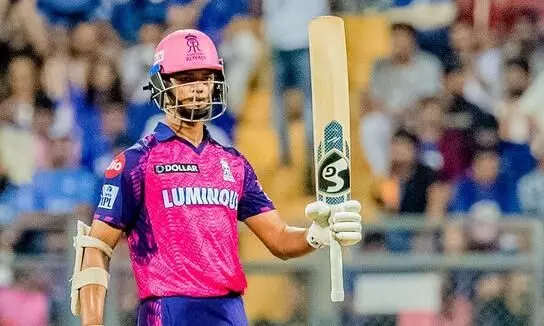 പാനിപൂരി വിറ്റ പയ്യൻ ഐ.പി.എല്ലിൽ റൺപൂരമൊരുക്കുന്നു; യശസ്വി ജയ്സ്വാളിന്റെ കുട്ടിക്കാലം പങ്കുവെച്ച് സമൂഹ മാധ്യമങ്ങൾ