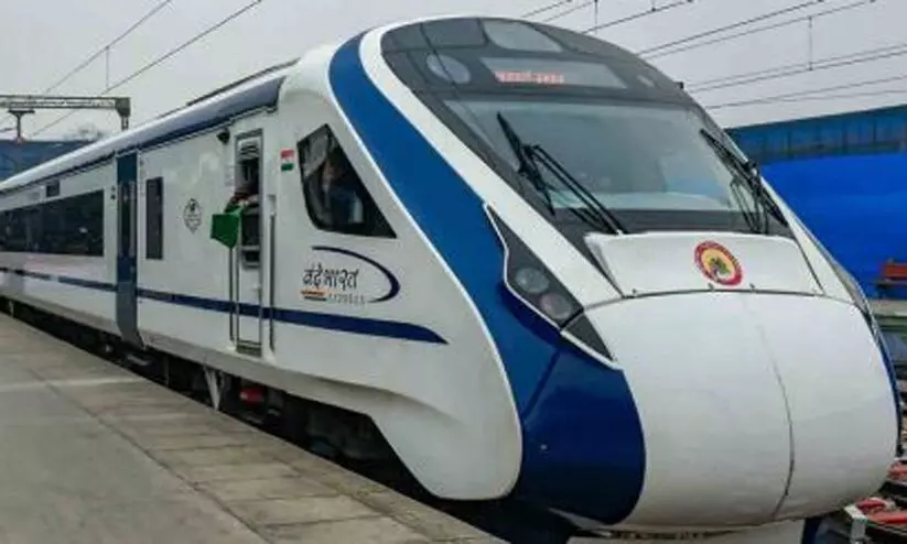 വന്ദേഭാരത്: തിരൂരും തിരുവല്ലയിലും സ്റ്റോപ്പ് അനുവദിക്കണമെന്ന് മുഖ്യമന്ത്രിയുടെ കത്ത് വന്ദേഭാരത്: തിരൂരും തിരുവല്ലയിലും സ്റ്റോപ്പ് അനുവദിക്കണമെന്ന് മുഖ്യമന്ത്രിയുടെ കത്ത്