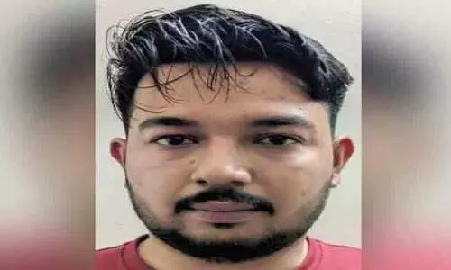 ക​രി​പ്പൂ​രി​ൽ 58.85 ല​ക്ഷ​ത്തി​ന്റെ സ്വ​ര്‍ണം പി​ടി​ച്ചു