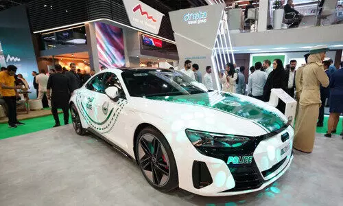 ദുബൈ പൊലീസിന്​ കരുത്തായി ഔഡി ആർ.എസ്​ ഇ-ട്രോൺ