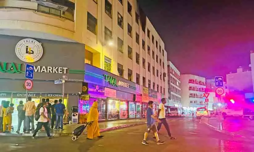 ദേര തീപിടിത്തം; താമസക്കാർ മടങ്ങിത്തുടങ്ങി ദേര തീപിടിത്തം; താമസക്കാർ മടങ്ങിത്തുടങ്ങി