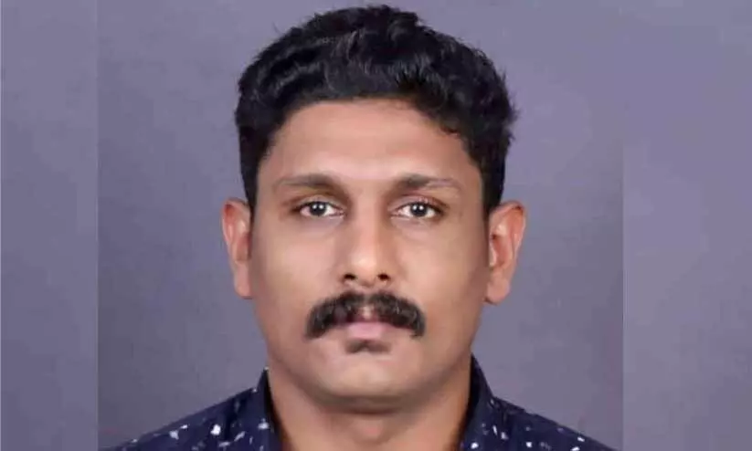 കാർ സ്‌കൂട്ടറിൽ ഇടിച്ച് യുവാവ് മരിച്ചു