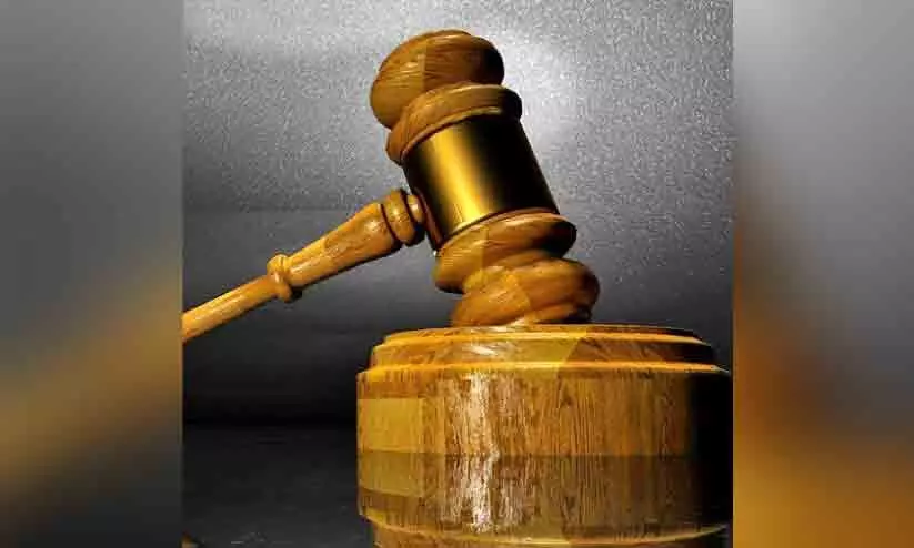 ബീ​ച്ചി​ൽ അ​മ്മ​ക്കും കു​ട്ടി​ക​ൾ​ക്കും നാ​യ്   ആ​ക്ര​മ​ണം: മൂ​ന്നു​പേ​ർ​ക്ക്​ 10,000 ദി​ർ​ഹം പി​ഴ