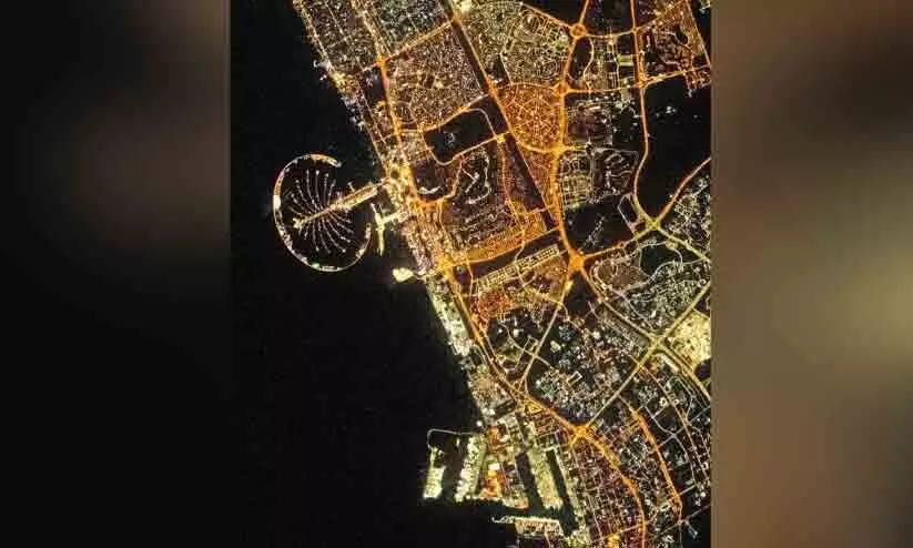 ദു​ബൈ​യു​ടെ രാ​ത്രി ദൃ​ശ്യം പ​ങ്കു​വെ​ച്ച്​   അ​ൽ നി​യാ​ദി