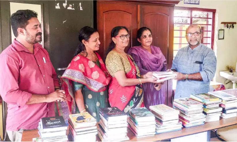 പുസ്തകം കൊണ്ട് രാജയുടെ മധുരപ്രതികാരം പുസ്തകം കൊണ്ട് രാജയുടെ മധുരപ്രതികാരം