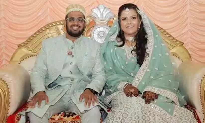 ഗുജറാത്ത് ഭൂകമ്പത്തിൽ ജീവനറ്റ മാതാവിന്റെ മടിത്തട്ടിൽ നിന്ന് ജീവിതത്തിലേക്ക് പിച്ചവെച്ച മുർതാസക്ക് മംഗല്യം ഗുജറാത്ത് ഭൂകമ്പത്തിൽ ജീവനറ്റ മാതാവിന്റെ മടിത്തട്ടിൽ നിന്ന് ജീവിതത്തിലേക്ക് പിച്ചവെച്ച മുർതാസക്ക് മംഗല്യം