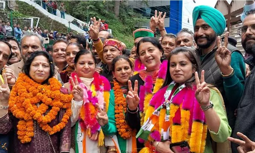 ഷിംല കോർപറേഷൻ തെരഞ്ഞെടുപ്പിൽ ബി.ജെ.പിയെ കെട്ടുകെട്ടിച്ച് കോൺഗ്രസ്, 34 വാർഡിൽ 24ലും ജയം ഷിംല കോർപറേഷൻ തെരഞ്ഞെടുപ്പിൽ ബി.ജെ.പിയെ കെട്ടുകെട്ടിച്ച് കോൺഗ്രസ്, 34 വാർഡിൽ 24ലും ജയം