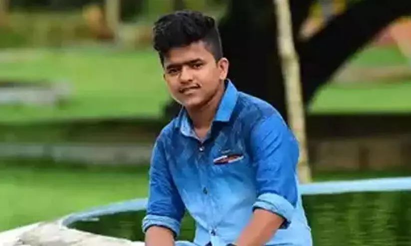 വിഷം കഴിച്ച് ചികിത്സയിലായിരുന്ന ട്രാൻസ്മെൻ പ്രവീൺ നാഥ് മരിച്ചു വിഷം കഴിച്ച് ചികിത്സയിലായിരുന്ന ട്രാൻസ്മെൻ പ്രവീൺ നാഥ് മരിച്ചു