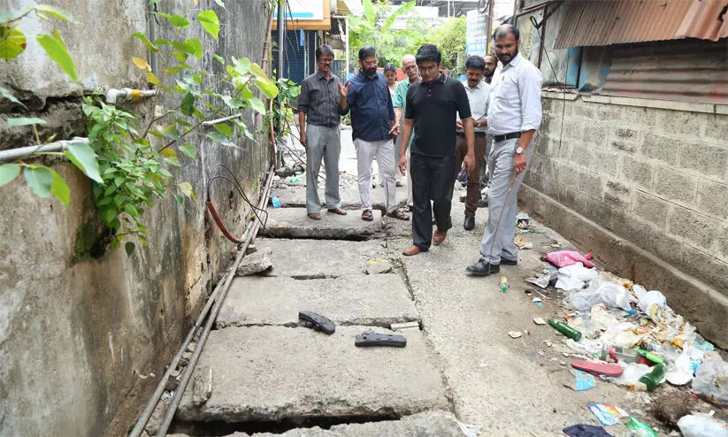ഓപ്പറേഷന് ബ്രേക്ക് ത്രൂ: ജോസ് ജംഗ്ഷന് മുതല് സൗത്ത് ജംഗ്ഷന് വരെയുള്ള പ്രദേശങ്ങള് സന്ദര്ശിച്ചു ഓപ്പറേഷന് ബ്രേക്ക് ത്രൂ: ജോസ് ജംഗ്ഷന് മുതല് സൗത്ത് ജംഗ്ഷന് വരെയുള്ള പ്രദേശങ്ങള് സന്ദര്ശിച്ചു