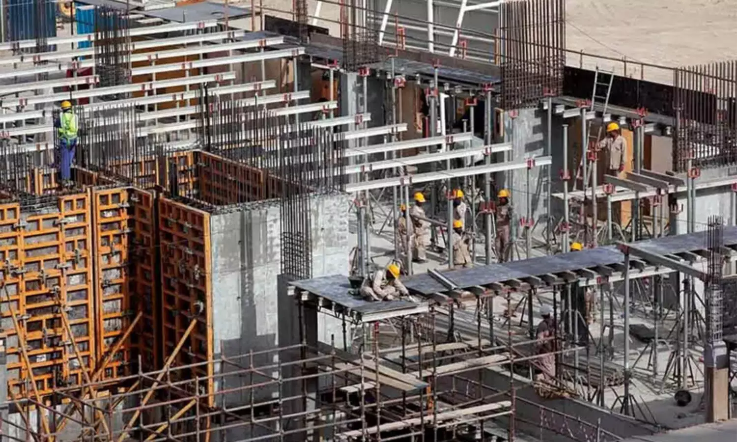 കെട്ടിട നിർമാണത്തിന് ഏപ്രിൽ ഒമ്പത് വരെ അപേക്ഷ നല്‍കിയവര്‍ക്ക് പഴയ പെര്‍മ്മിറ്റ് ഫീസ്