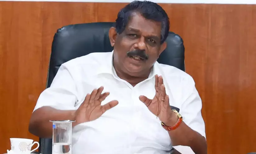 എ.ഐ കാമറ: മേയ് 20 മുതൽ പിഴ, ബൈക്കിൽ മൂന്നാമതുള്ള കുട്ടിക്ക് ഇളവ് നൽകൽ പരിഗണിക്കും -മന്ത്രി