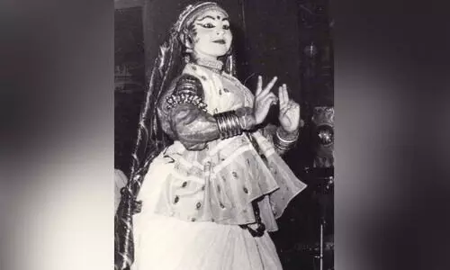 മൂന്നര പതിറ്റാണ്ടിനുശേഷം മന്ത്രി ആർ. ബിന്ദു വീണ്ടും കഥകളി അരങ്ങിലെത്തുന്നു മൂന്നര പതിറ്റാണ്ടിനുശേഷം മന്ത്രി ആർ. ബിന്ദു വീണ്ടും കഥകളി അരങ്ങിലെത്തുന്നു