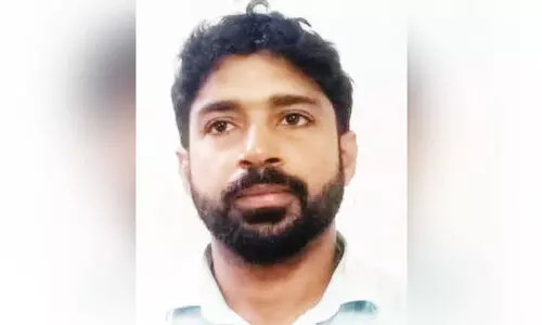 രേഖകളില്ലാത്ത 26.53 ലക്ഷം രൂപയുമായി ബൈക്ക് യാത്രികൻ പിടിയിൽ