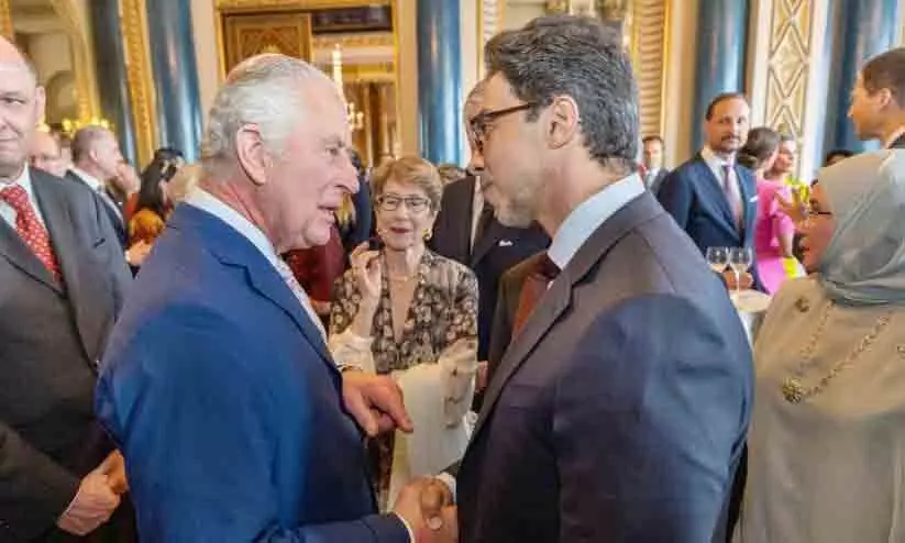 ചാ​ൾ​സ്​ രാ​ജാ​വി​ന്​ ആ​ശം​സ നേ​ർ​ന്ന്​​ ശൈ​ഖ്​ മ​ൻ​സൂ​ർ ബി​ൻ സാ​യി​ദ്​ ആ​ൽ ന​ഹ്​​യാ​ൻ