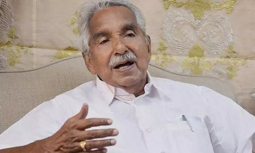 ഉമ്മൻചാണ്ടിയെ ആശുപത്രിയിൽ രാഹുൽ ഗാന്ധി സന്ദർശിച്ചു ഉമ്മൻചാണ്ടിയെ ആശുപത്രിയിൽ രാഹുൽ ഗാന്ധി സന്ദർശിച്ചു