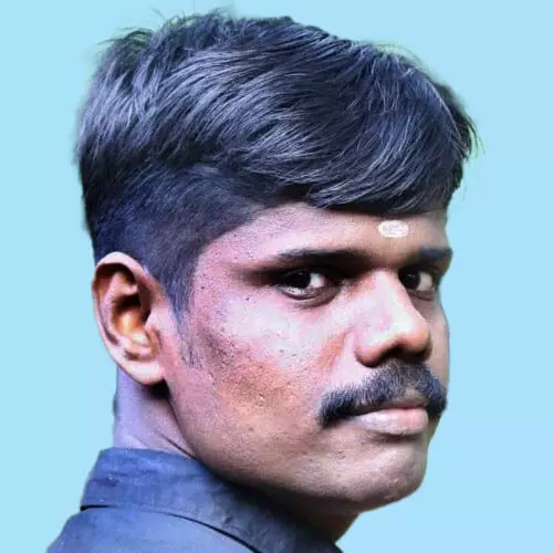 കെ.​എ​സ്.​ആ​ർ.​ടി.​സി ബ​സി​ലി​ടി​ച്ച്  ബൈ​ക്ക് യാ​ത്രി​ക​നാ​യ യു​വാ​വ് മ​രി​ച്ചു