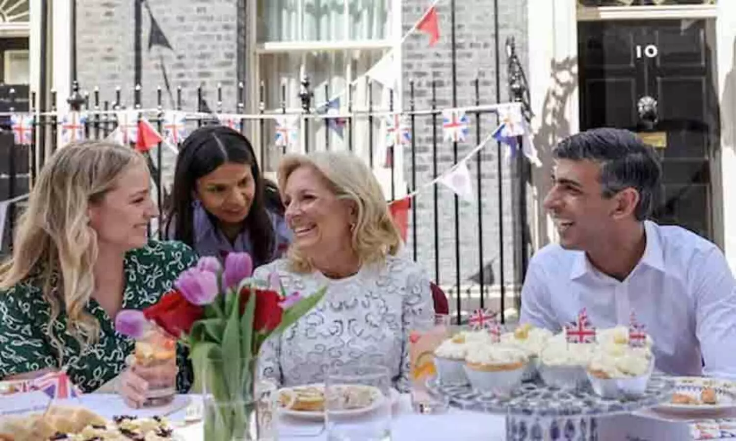 Rishi Sunak hosts special coronation lunch