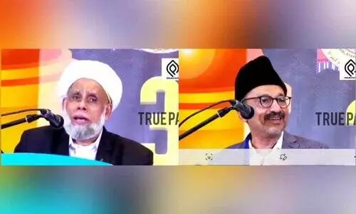 വി​യോ​ജി​പ്പ്​ വാ​ർ​ത്ത​ക​ൾ​ക്കി​ട​യി​ൽ വേ​ദി പ​ങ്കി​ട്ട്​ ജി​ഫ്രി ത​ങ്ങ​ളും സാദിഖലി ത​ങ്ങ​ളും