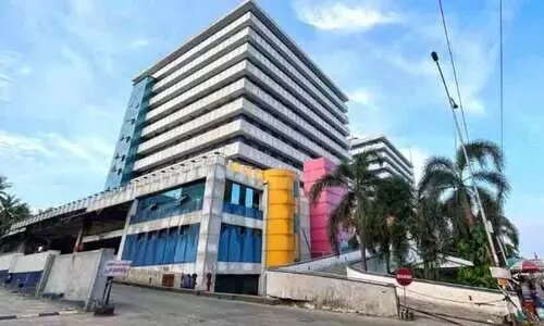 കെ.എസ്.ആർ.ടി.സിയുടെ സ്വത്തുകൊടുത്ത് കടം വീട്ടൽ: കോഴിക്കോട്ട് രണ്ടേക്കറിലധികം ഭൂമി നഷ്ടമാവും കെ.എസ്.ആർ.ടി.സിയുടെ സ്വത്തുകൊടുത്ത് കടം വീട്ടൽ: കോഴിക്കോട്ട് രണ്ടേക്കറിലധികം ഭൂമി നഷ്ടമാവും