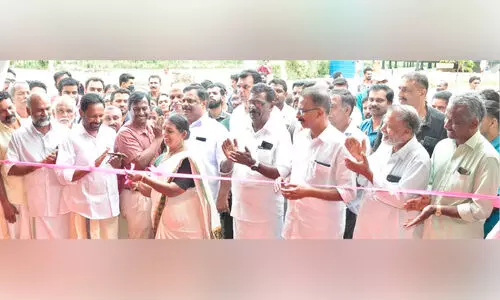 കാ​ർ​ഷി​ക യ​ന്ത്ര​ങ്ങ​ളു​ടെ പ്ര​ദ​ർ​ശ​ന മേ​ള​ക്ക് വ​ള്ളി​യൂ​ർ​ക്കാ​വി​ൽ തു​ട​ക്കം