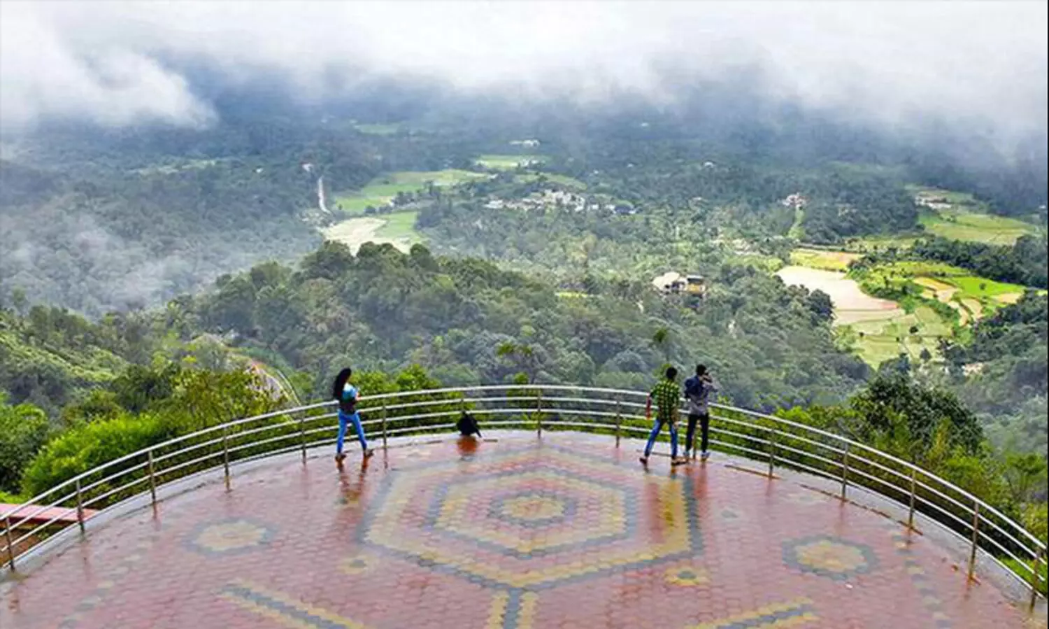 കർണാടകയിലെ ടൂറിസ്റ്റ് കേന്ദ്രങ്ങളിൽ നാളെ നിയന്ത്രണം