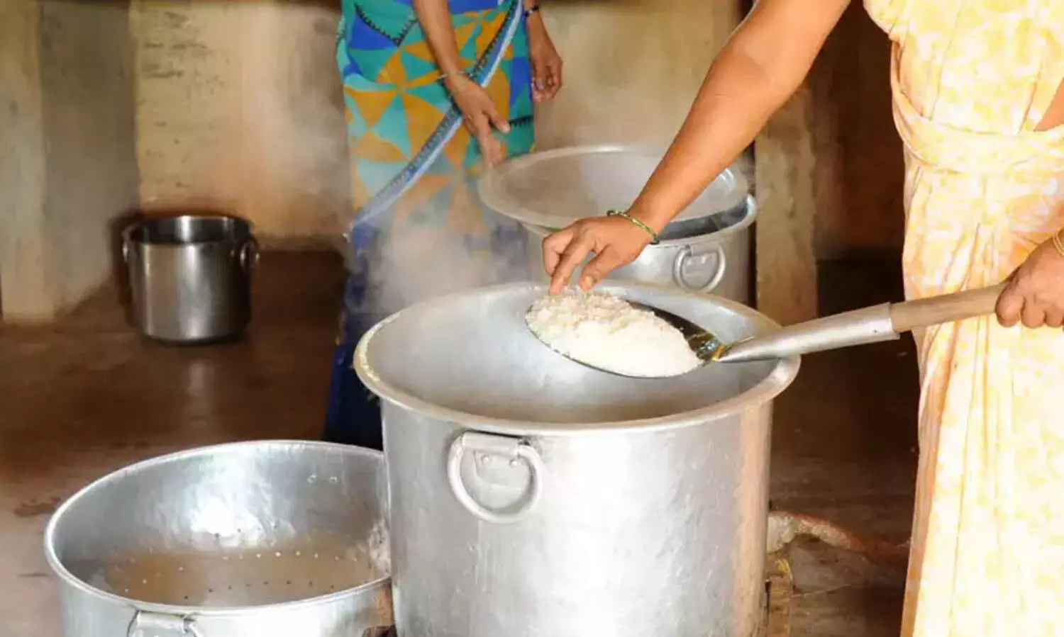 school cooking workers