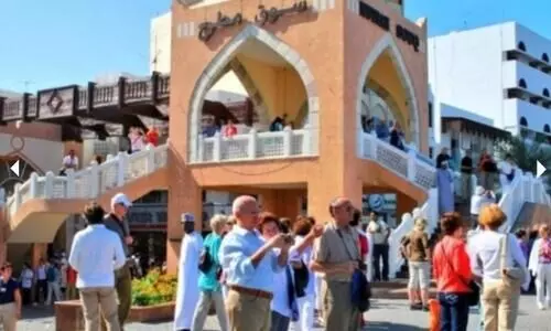 oman tourists oman tourists