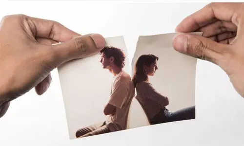 ഞങ്ങൾ വിവാഹമോചിതരായി, ഫോട്ടോയെടുക്കാൻ വാങ്ങിയ മുഴുവൻ പണവും തിരിച്ചുതരണം; യുവതിയുടെ വിചിത്ര ആവശ്യത്തിന് മുന്നിൽ പകച്ച് ഫോട്ടോഗ്രാഫർ