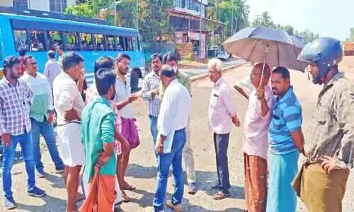പ്രഖ്യാപിച്ച അടിപ്പാത യാഥാർഥ്യമായില്ല;  ദേശീയപാത വികസനം തടഞ്ഞ് നാട്ടുകാർ