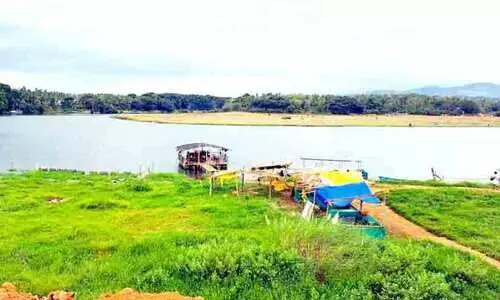 വെ​ട്ടു​പാ​റ​യി​ലും അനധികൃത ബോട്ടുയാത്ര; പരാതിയുമായി നാട്ടുകാർ