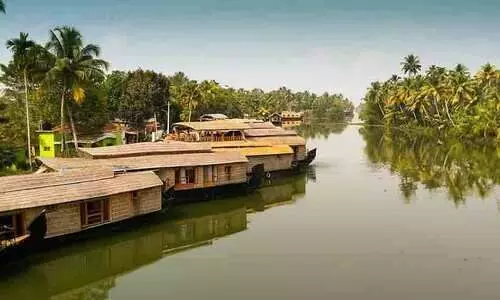 കുമരകത്തും ജലയാത്ര സുരക്ഷിതമല്ല ; രജിസ്ട്രേഷനും ലൈസൻസുമില്ലാതെ ഹൗസ്​ബോട്ടുകൾ