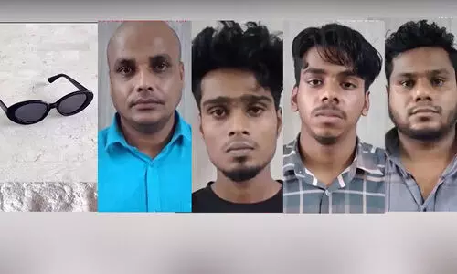 നഗ്നത കാണാവുന്ന കണ്ണടകൾ വിൽപനക്കെന്ന പേരിൽ ലക്ഷങ്ങൾ തട്ടി; മൂന്ന് മലയാളികളടക്കം നാലംഗ സംഘം പിടിയിൽ