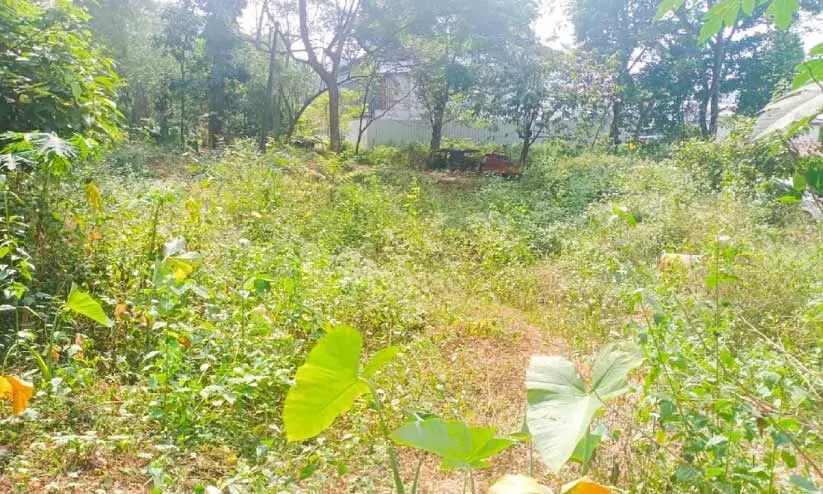 പൊലീസിന്‍റെ ‘വിലങ്ങ്​’ ഈരാറ്റുപേട്ട മിനി സിവിൽ സ്റ്റേഷൻ നിർമാണം നീളുന്നു