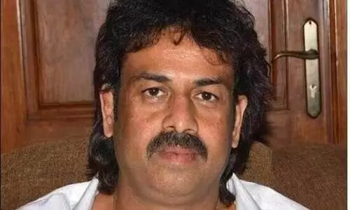 വീട്ടുകാരുടെ കൊമ്പുകോർക്കൽ