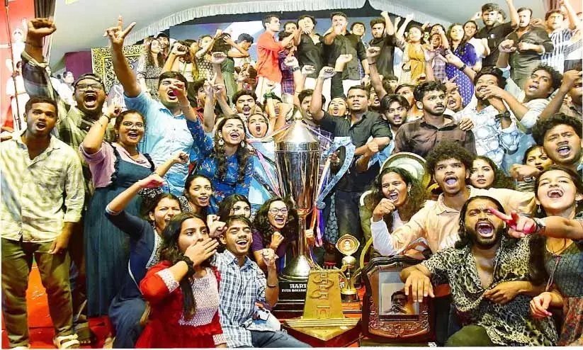 കേരള സർവകലാശാല കലോത്സവം സമാപിച്ചു; എ​ട്ടാം ത​വ​ണ​യും മാ​ർ ഇ​വാ​നി​യോ​സ്​