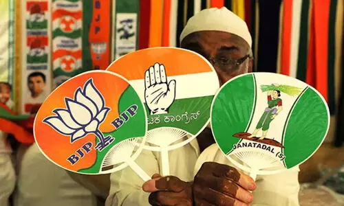 കർണാടക: കരുതലോടെ കോൺഗ്രസും ബി.ജെ.പിയും ജെ.ഡി-എസും കർണാടക: കരുതലോടെ കോൺഗ്രസും ബി.ജെ.പിയും ജെ.ഡി-എസും