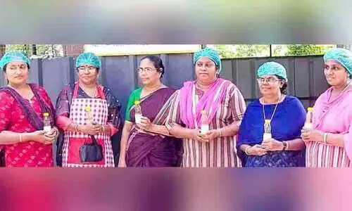 ഉരുക്കുവെളിച്ചെണ്ണയിൽ വിജയഗാഥയുമായി മഹാലക്ഷ്മി കുടുംബശ്രീ ഉരുക്കുവെളിച്ചെണ്ണയിൽ വിജയഗാഥയുമായി മഹാലക്ഷ്മി കുടുംബശ്രീ