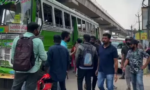 മത്സരയോട്ടം; കളമശ്ശേരിയിൽ നാല് സ്വകാര്യ ബസ് ജീവനക്കാർ പൊലീസ് കസ്റ്റഡിയിൽ