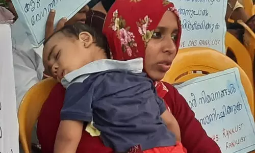 ഡി.എച്ച്.എസ് റാങ്ക് ഹോൾഡേഴ്‌സിന്റെ രാപകൽ ധർണ തുടങ്ങി