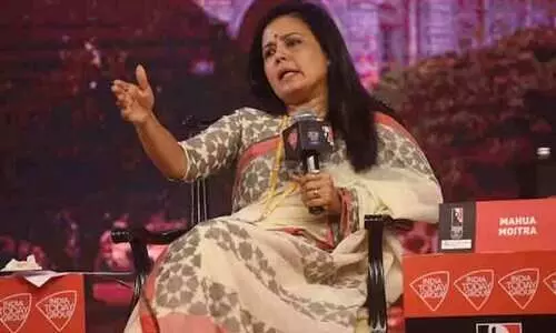 മങ്കി ബാത് ഞാനും ഇതു വരെ കേട്ടിട്ടില്ല; എന്നെ ശിക്ഷിക്കു​മോ​? -മോദിയെ പരിഹസിച്ച് മഹുവ മൊയ്ത്ര